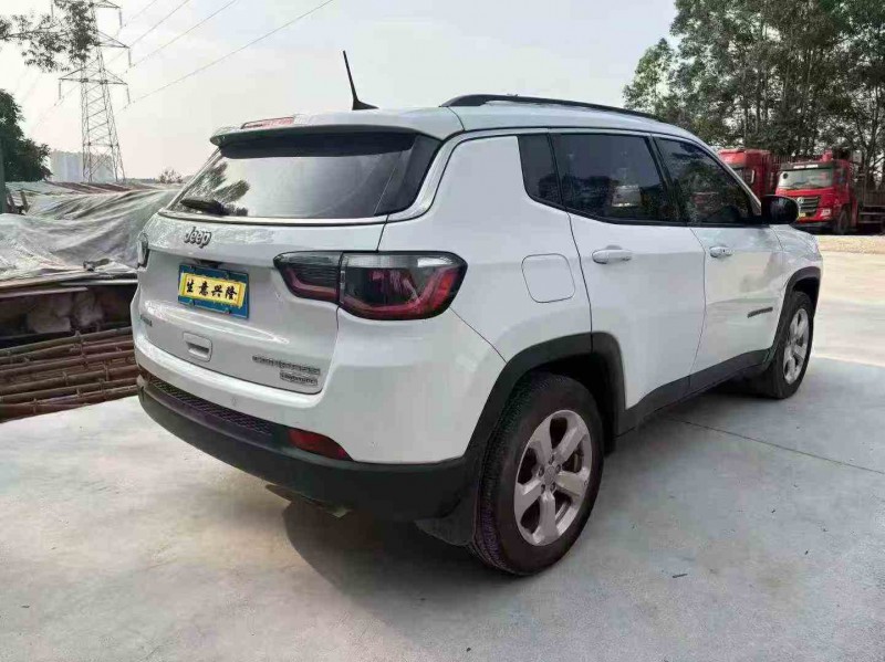 汕頭18年Jeep指南者6