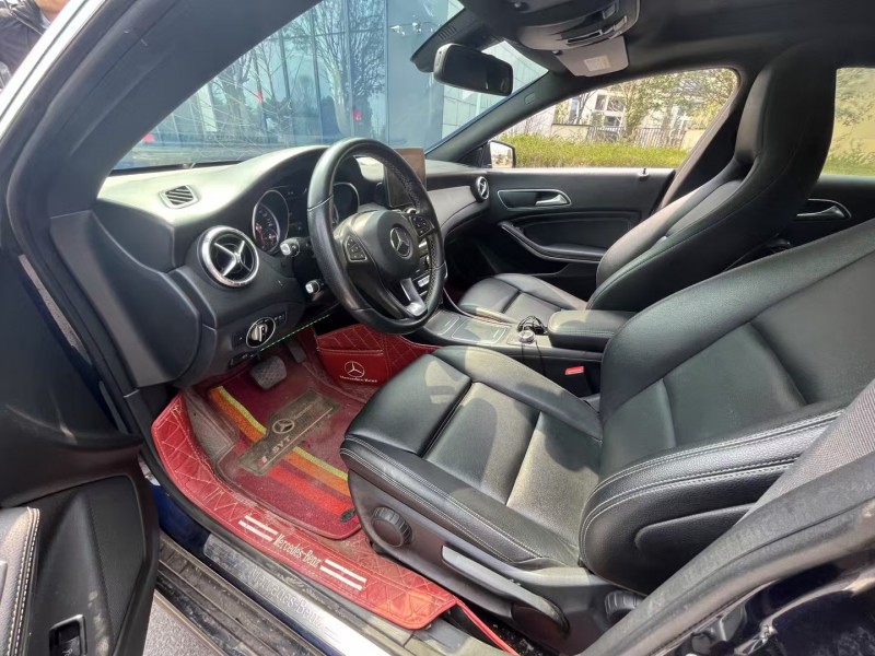 常德17年奔驰CLA3