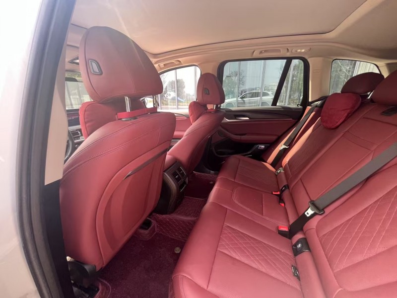 常德22年宝马X36