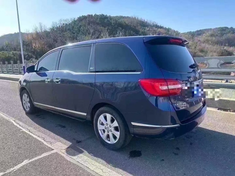 青島16年別克GL87