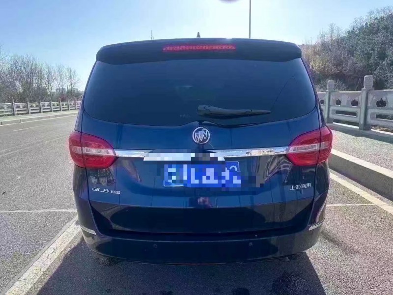 青島16年別克GL88