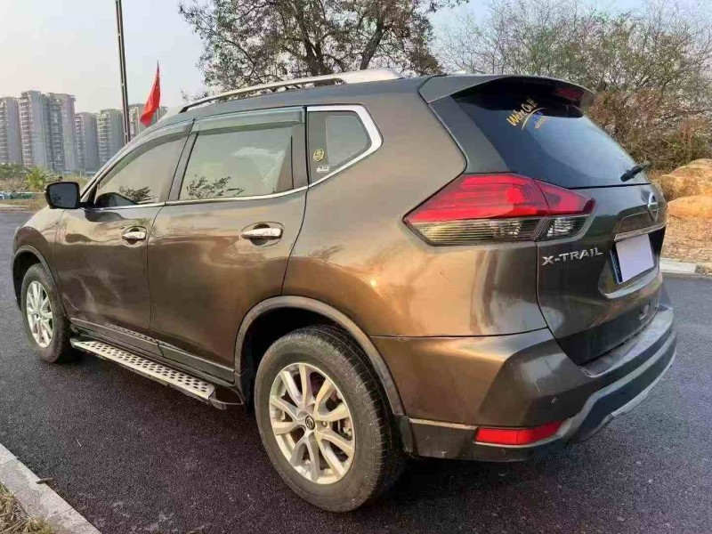 汕頭20年日產奇駿7