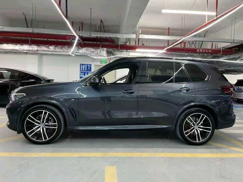 广州21年宝马X58