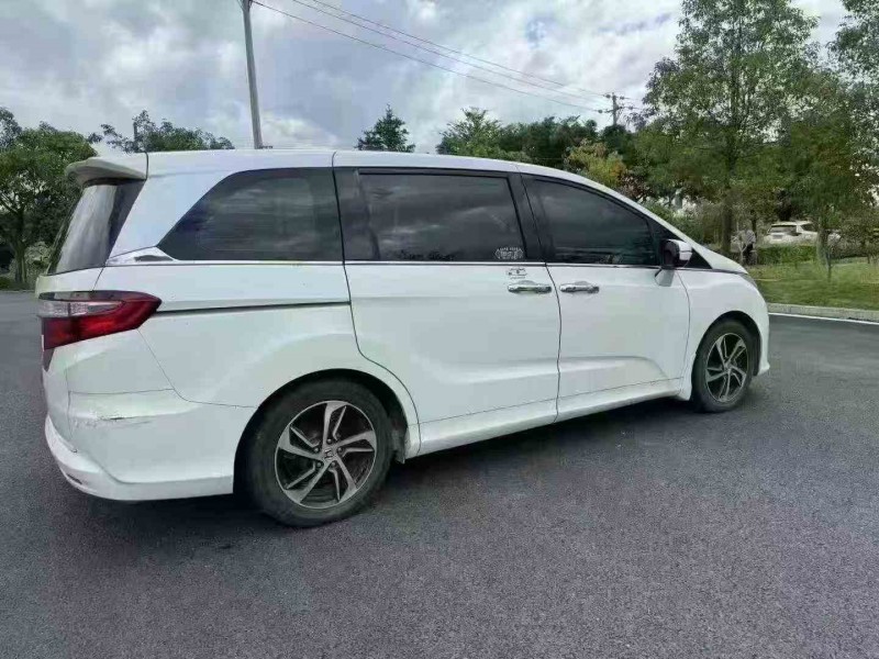 汕头17年本田奥德赛8