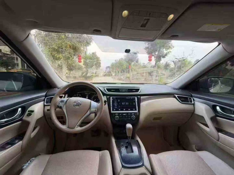 湛江17年日產奇駿4