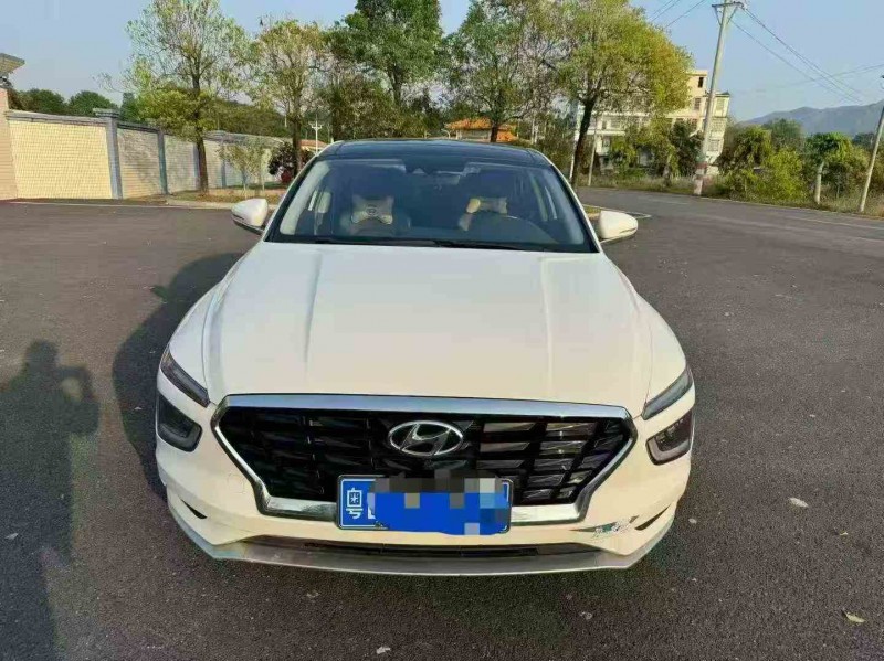 佛山22年现代名图1