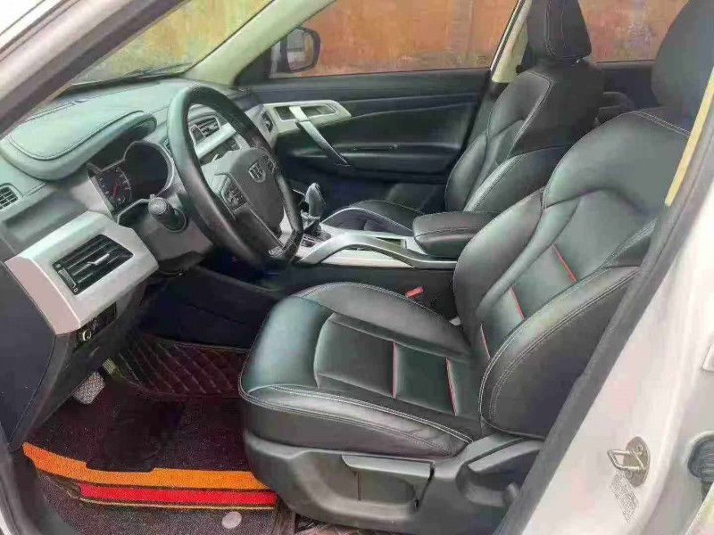 保定19年吉利博越4