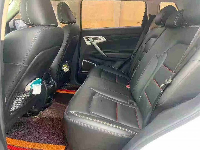 保定19年吉利博越5