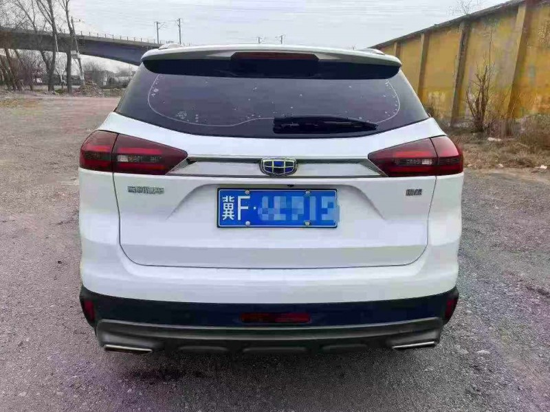 保定19年吉利博越9