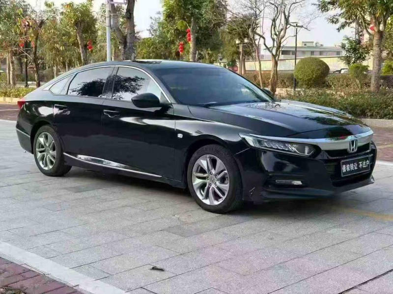 珠海21年本田雅阁2