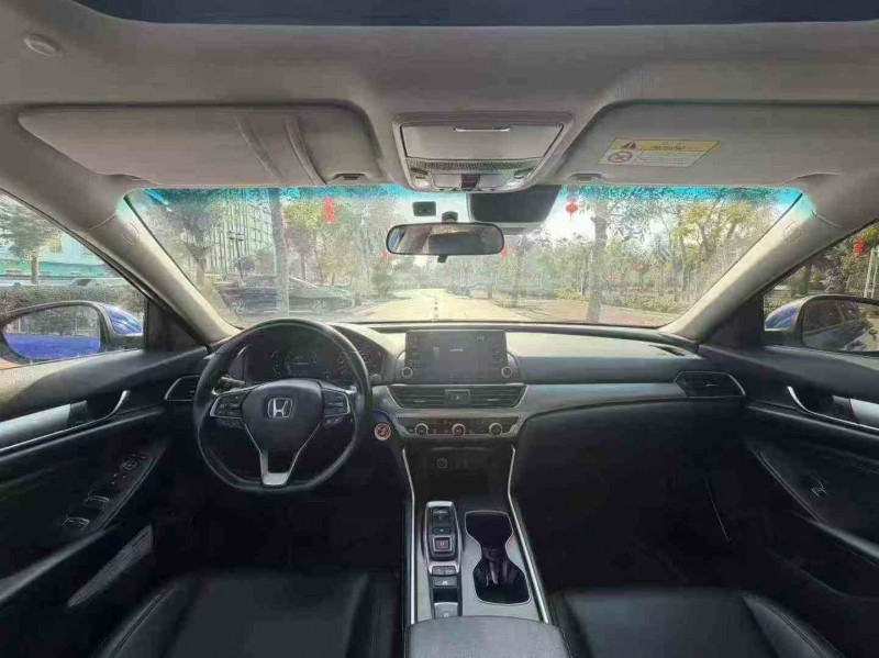 湛江22年本田雅阁2