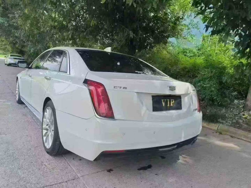 德阳17年凯迪拉克CT67
