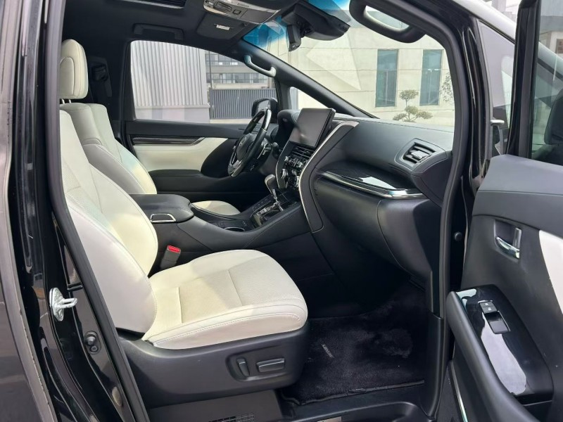 徐州23年雷克萨斯LM300H5