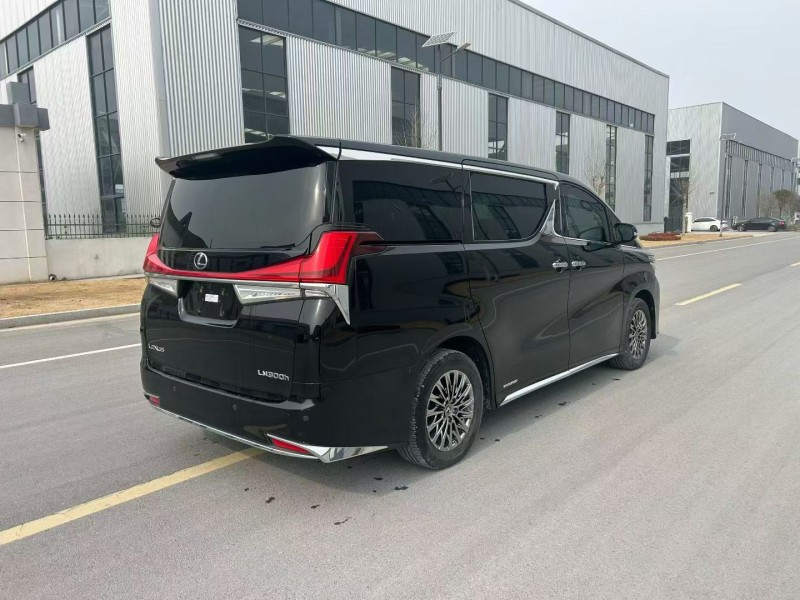 徐州23年雷克萨斯LM300H8