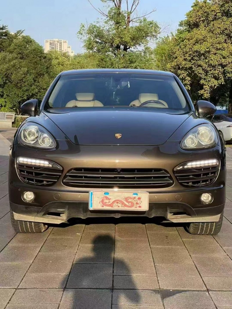 佛山11年保时捷卡宴1