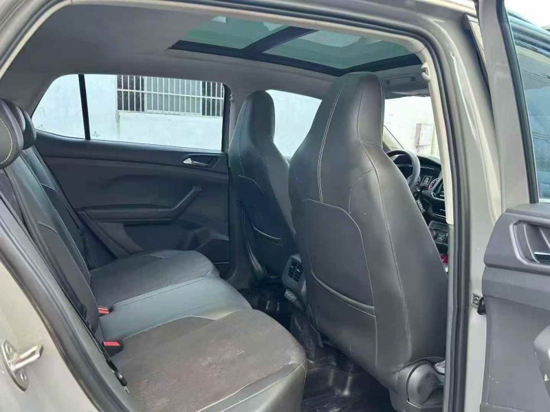 湛江19年大众途铠5