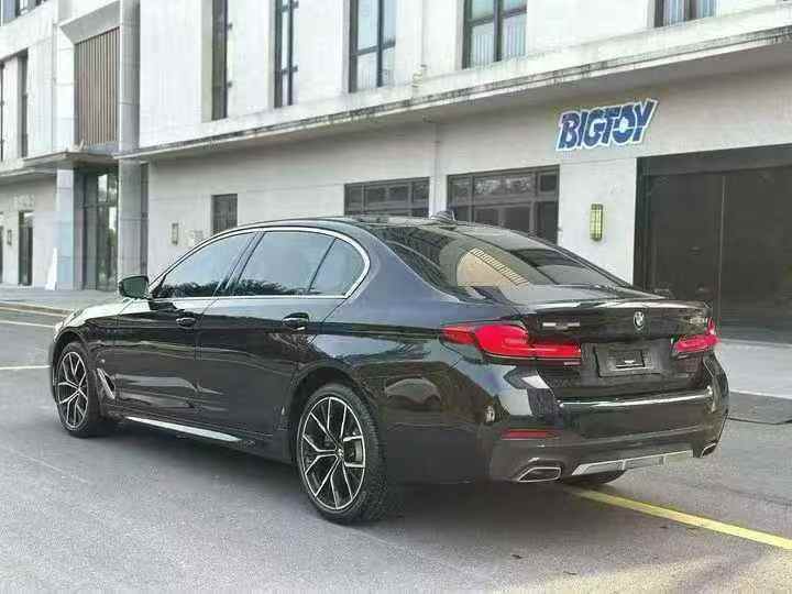 赣州24年宝马5系8