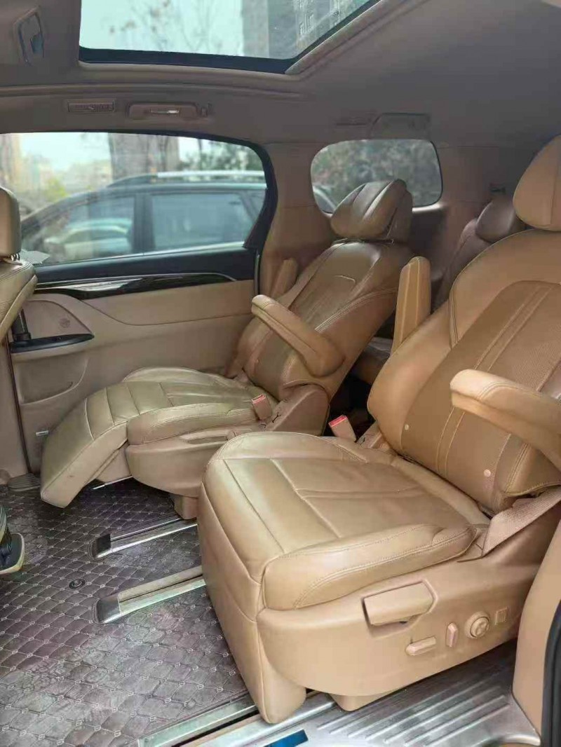 吉安17年别克GL85