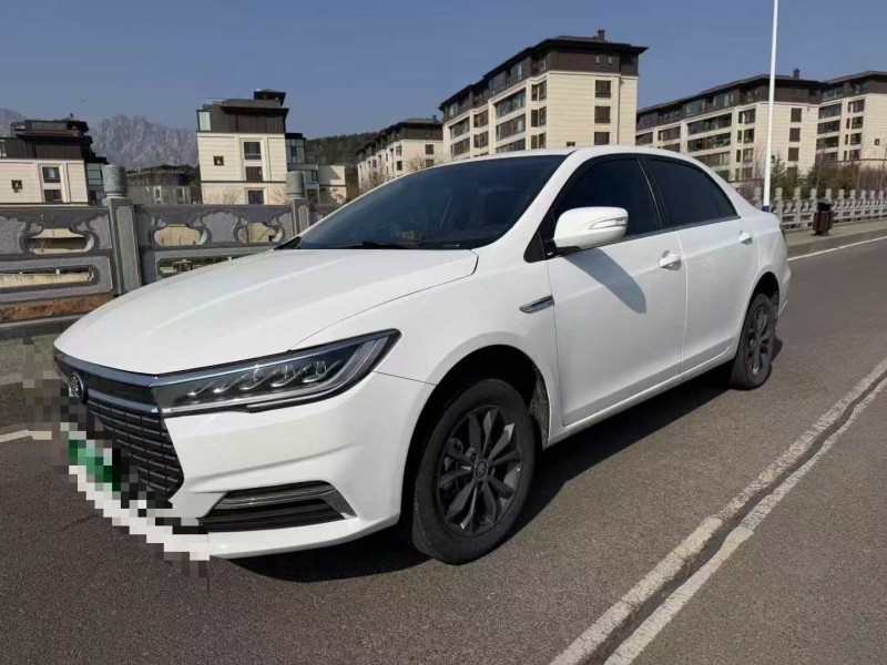 青島24年比亞迪秦2