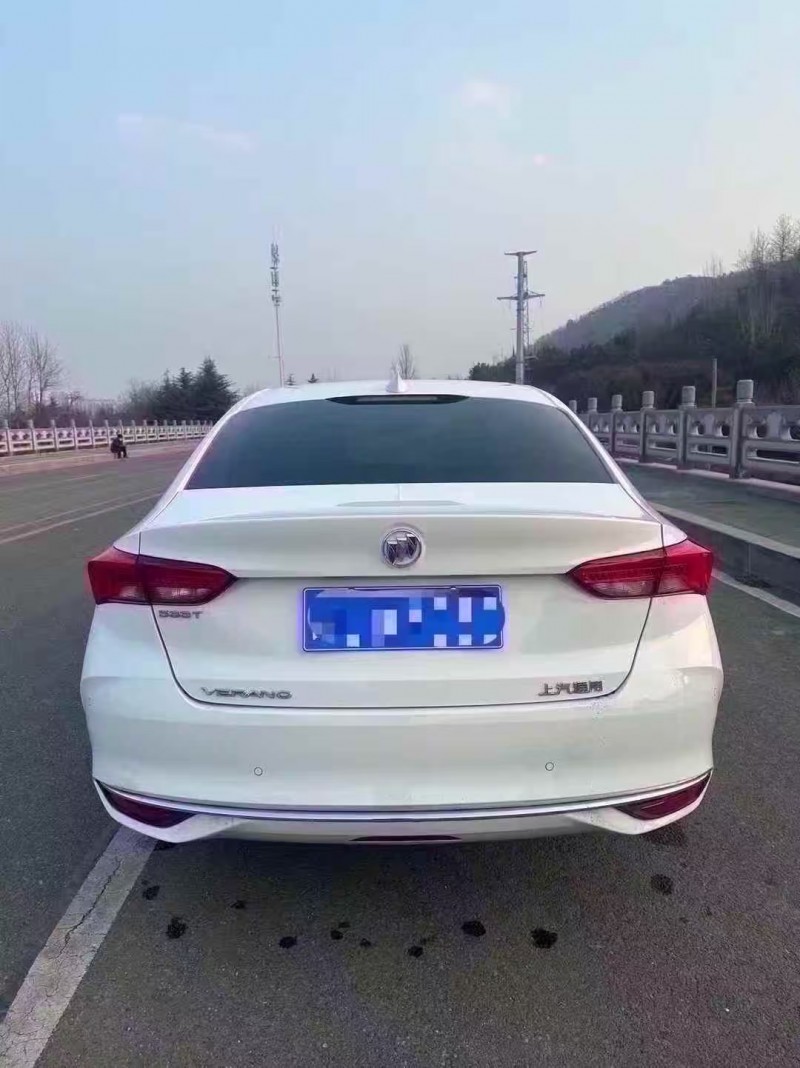 青岛23年别克威朗9