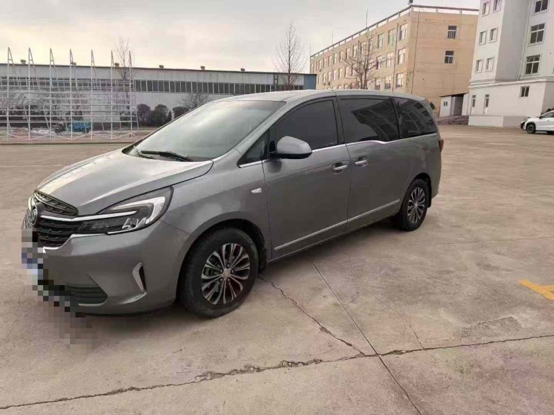 青岛21年别克GL82