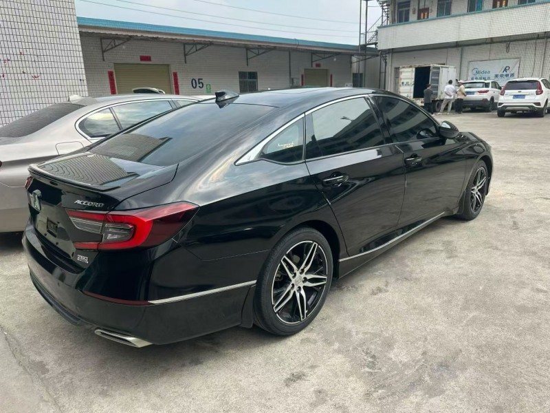 广州22年本田雅阁3