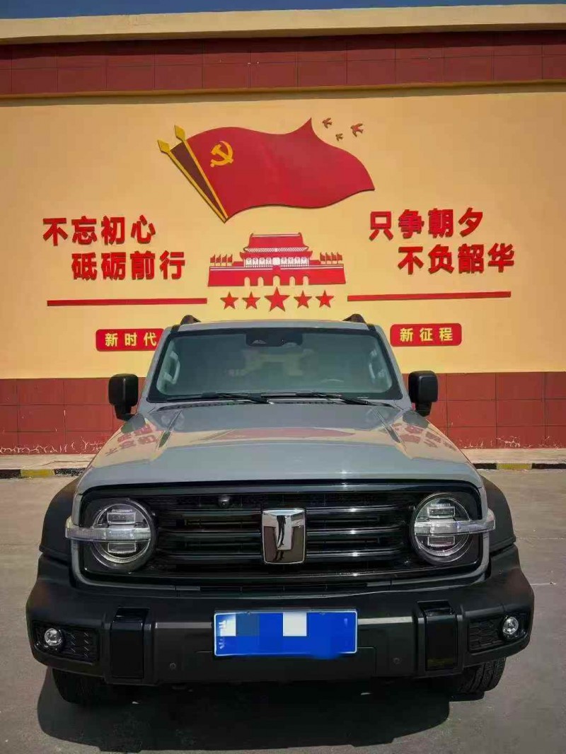 青岛23年长城汽车坦克1