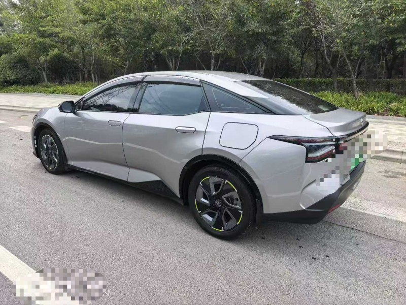 青島25年豐田BZ3Pro8