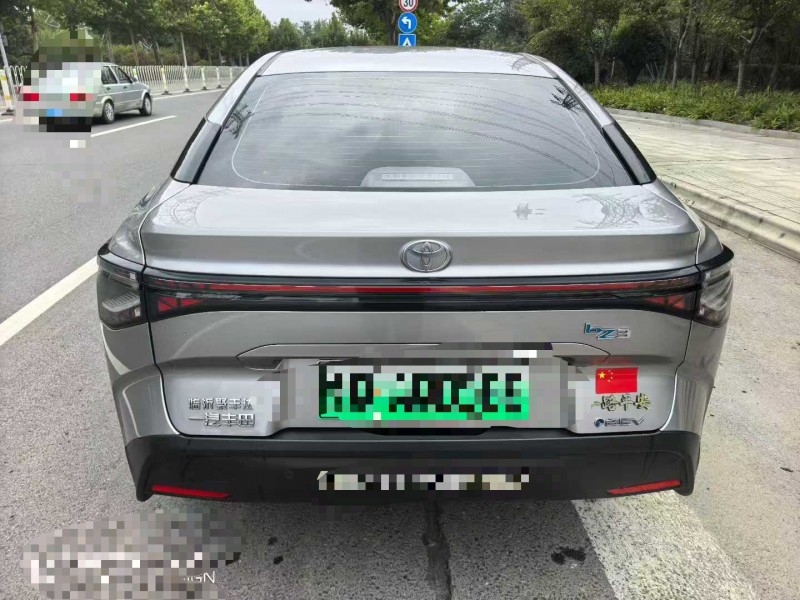 青島25年豐田BZ3Pro9