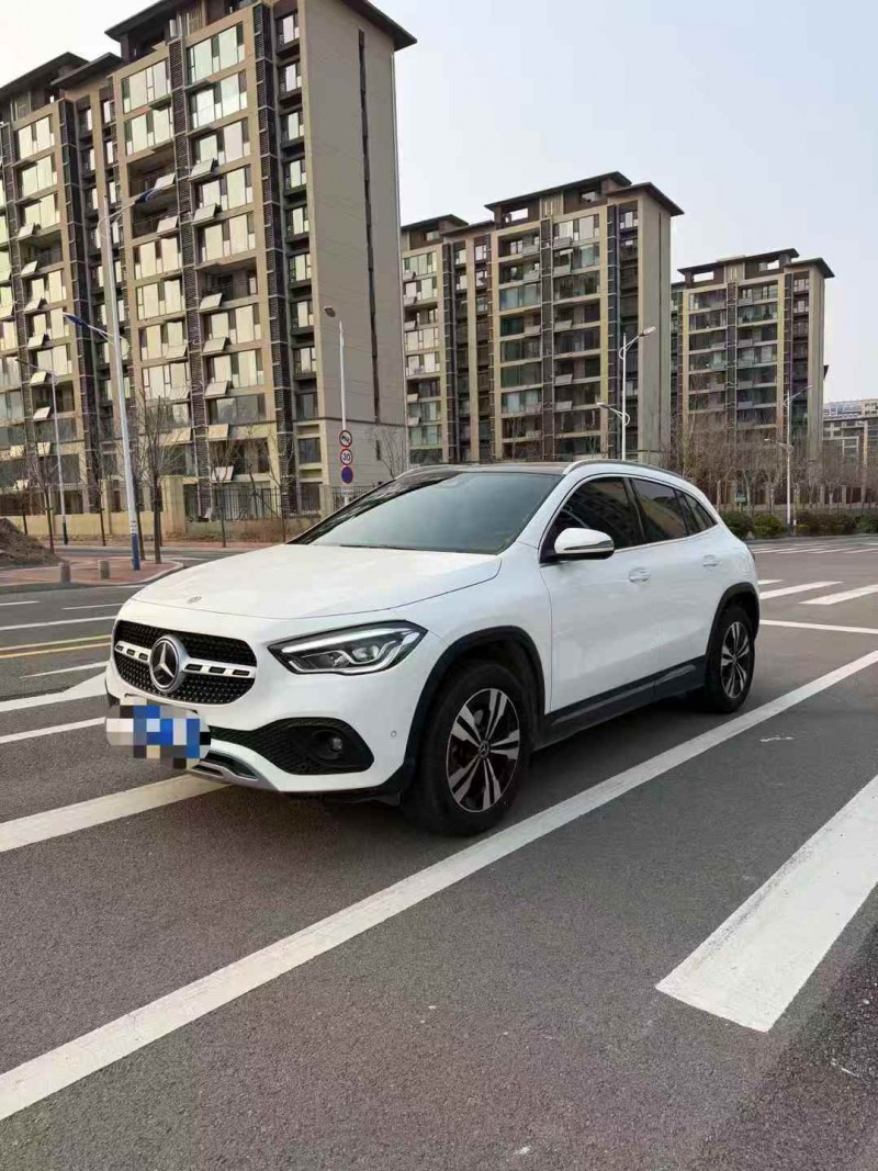 青岛22年奔驰GLA2