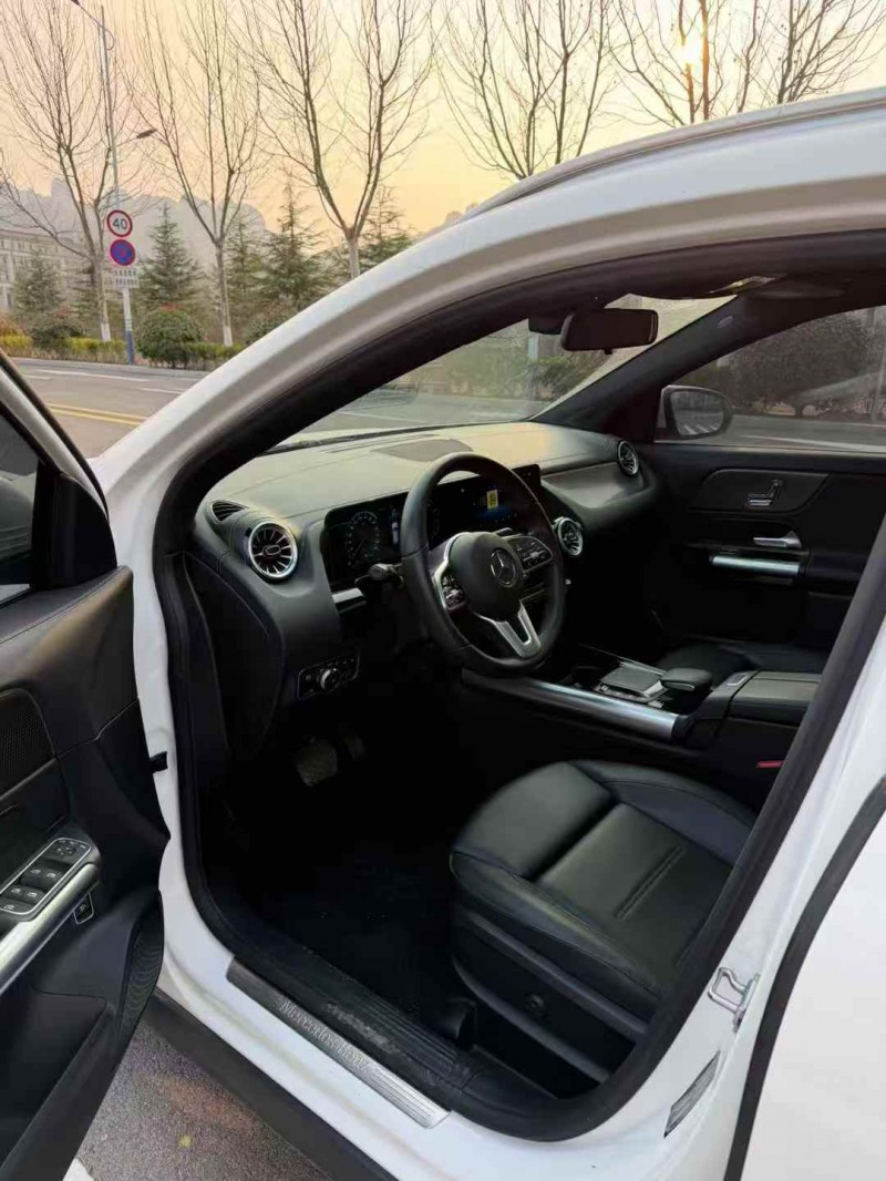 青岛22年奔驰GLA4