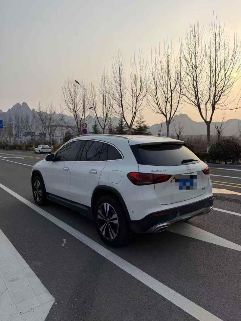 青岛22年奔驰GLA8