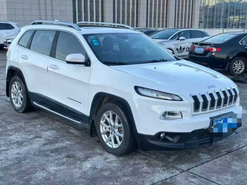 東莞17年Jeep自由光2