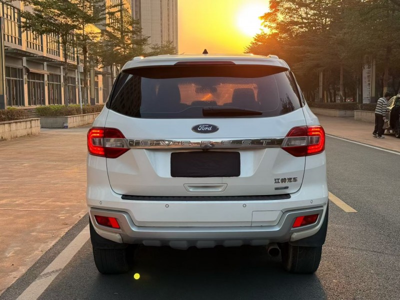 东莞16年福特撼路者8