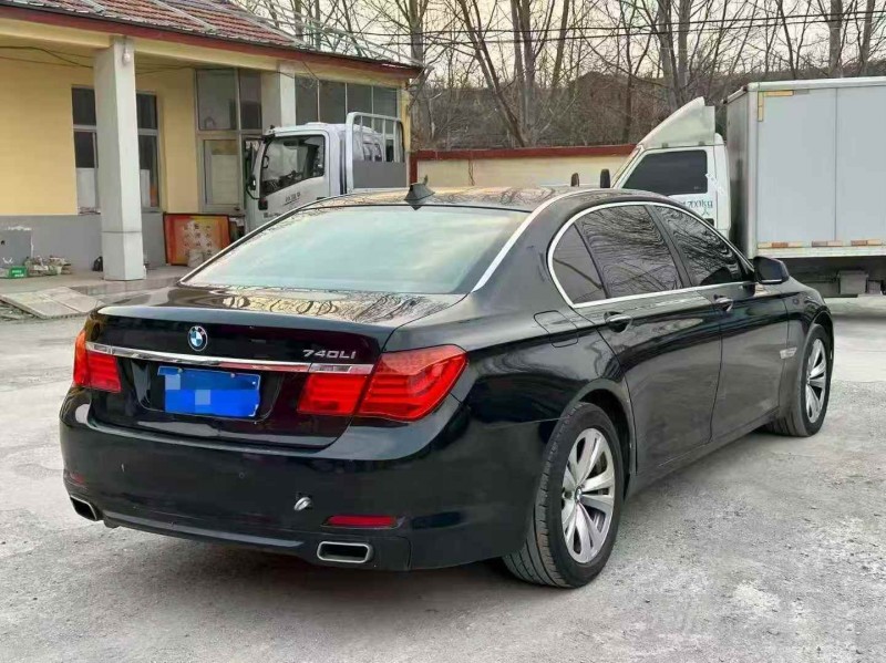 济宁10年宝马7系6