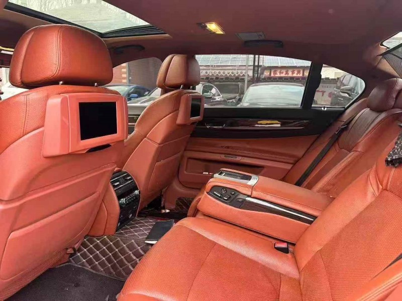 济宁10年宝马7系9