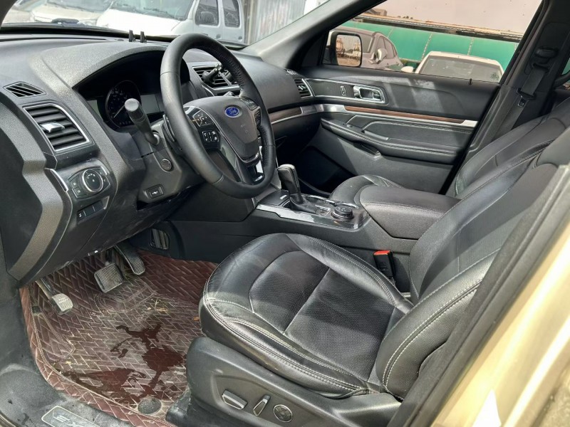 东莞17年福特探险者9