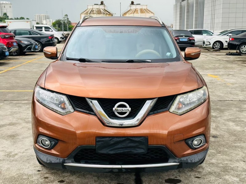 东莞14年日产奇骏1