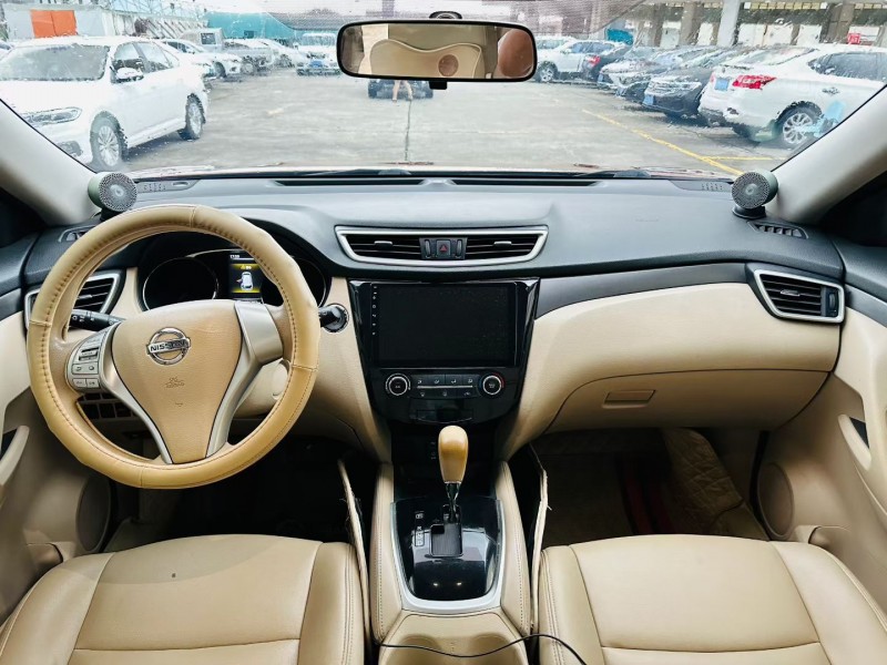 东莞14年日产奇骏5