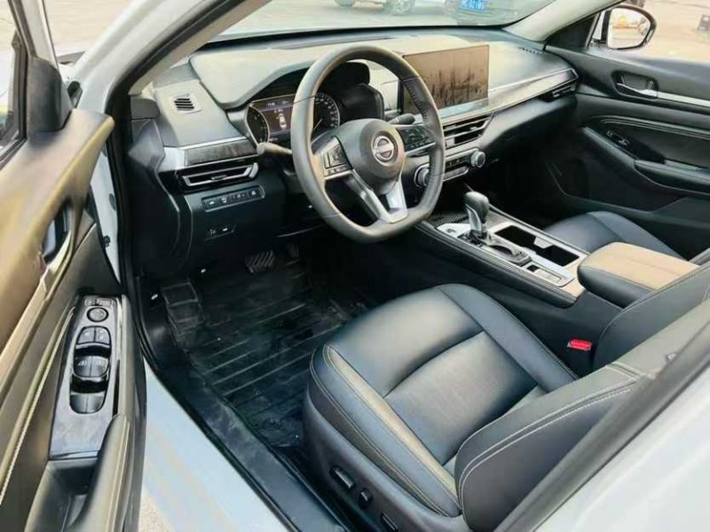 东莞25年日产天籁3