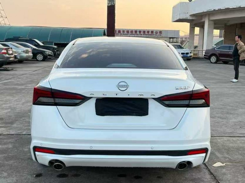 东莞25年日产天籁8