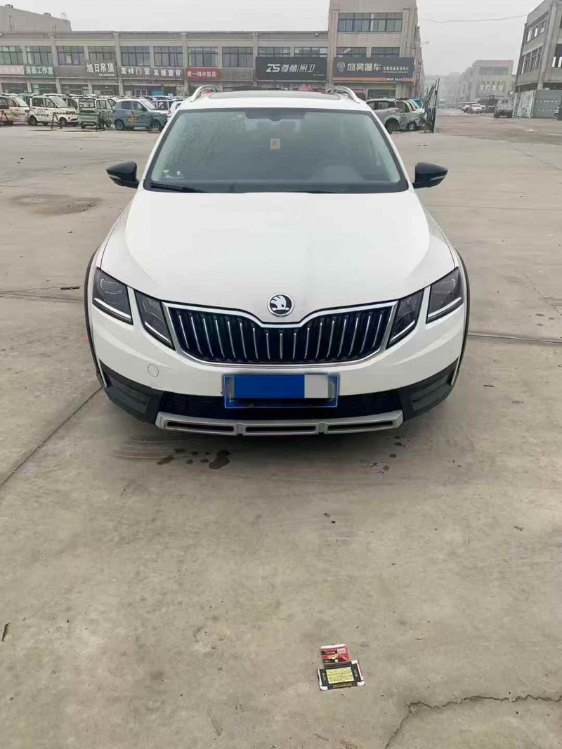 青島18年斯柯達明銳1