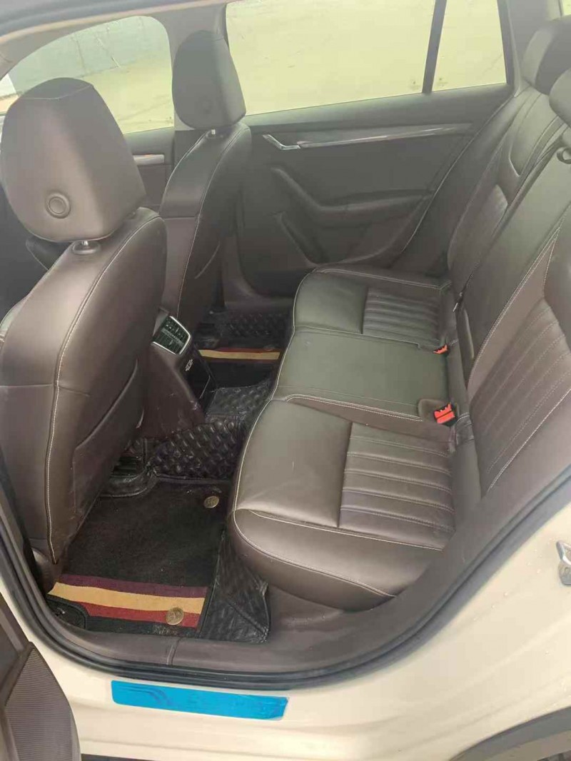 青島18年斯柯達明銳6