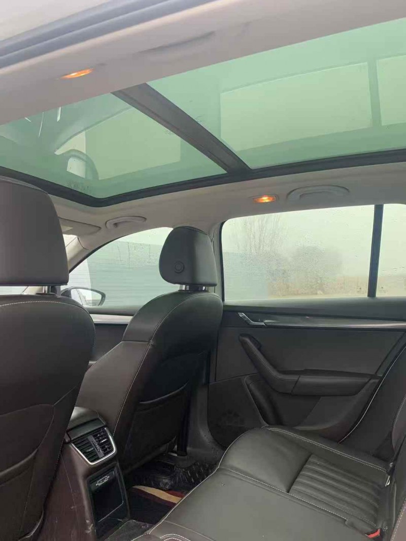 青島18年斯柯達明銳7