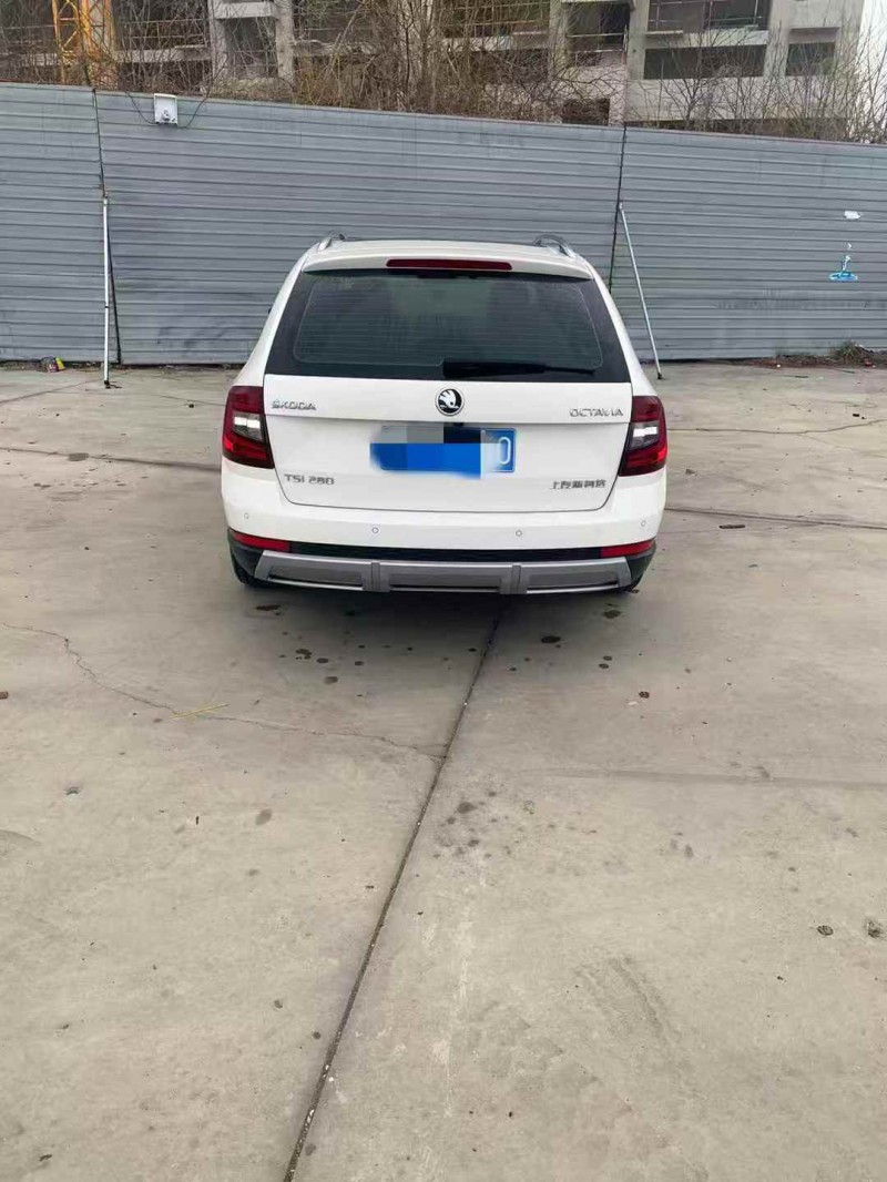 青島18年斯柯達明銳9