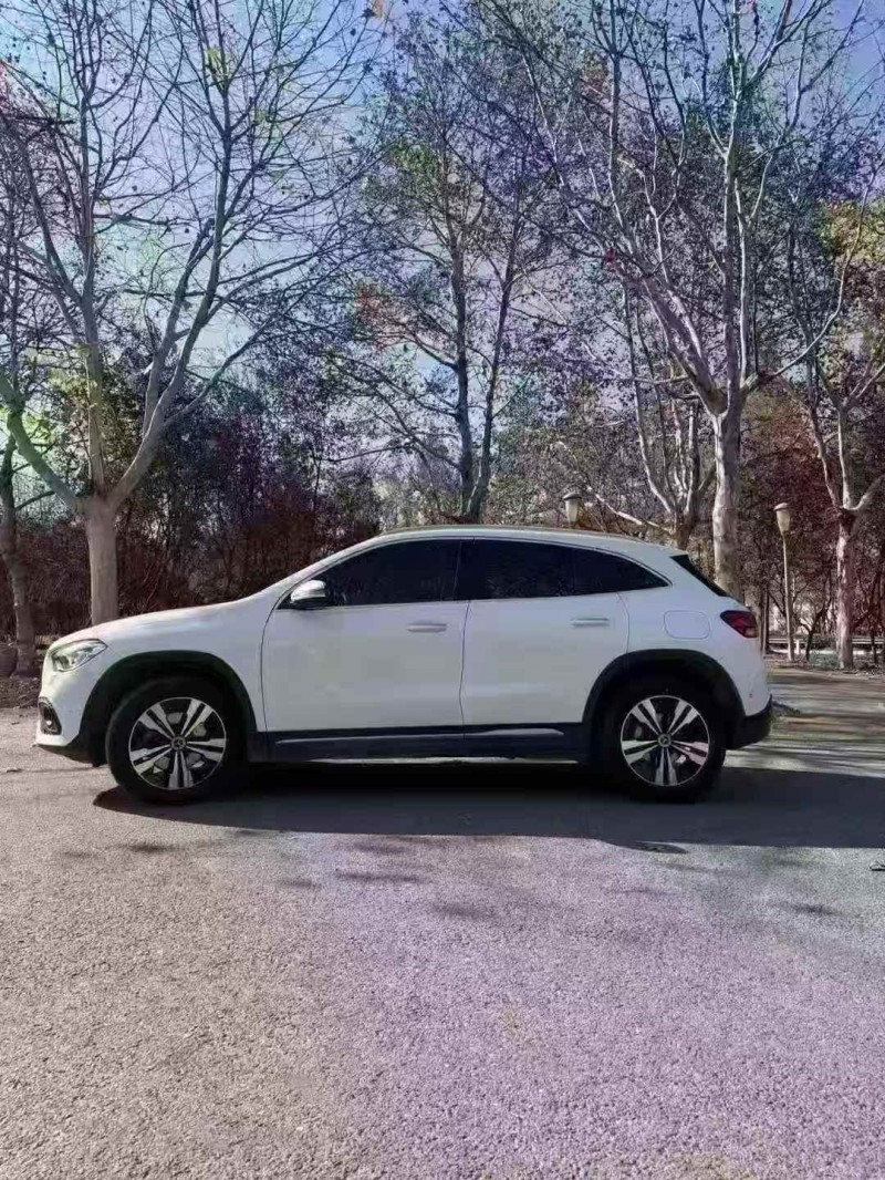 青島22年奔馳GLA7