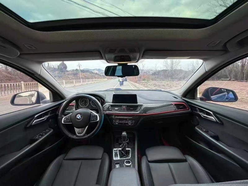 毕节17年宝马1系4