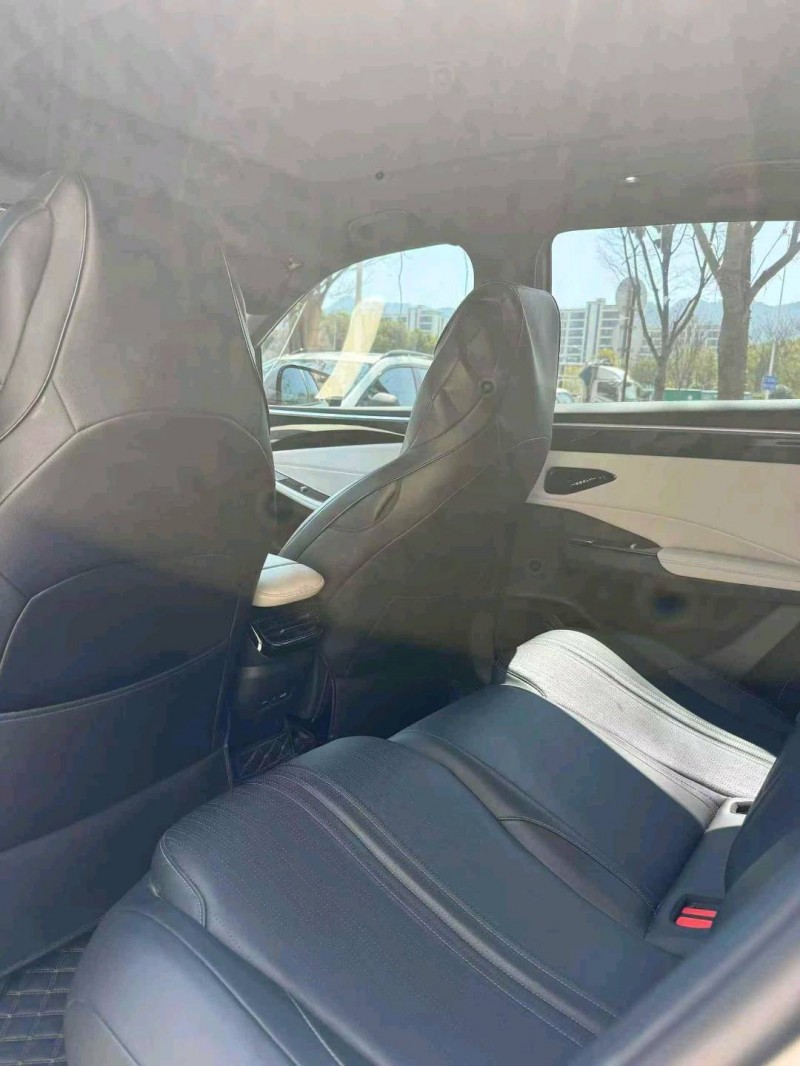 新余24年吉利银河4