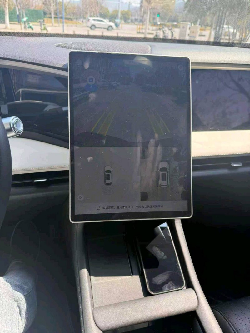 新余24年吉利银河8