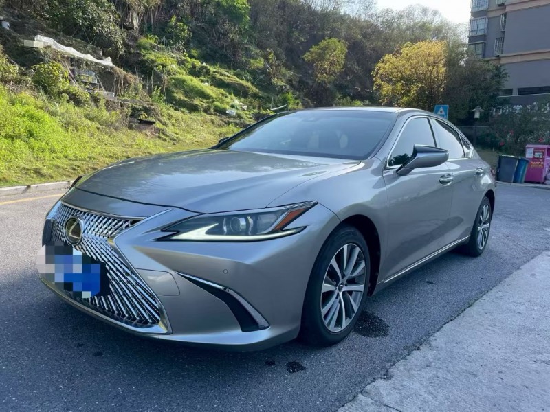 三明21年雷克萨斯ES2